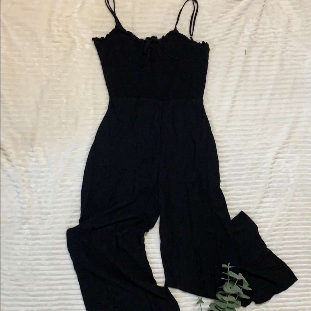 Women’s GB Black spaghetti strap jump suit Sz L